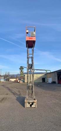 19 ft Scissor lift