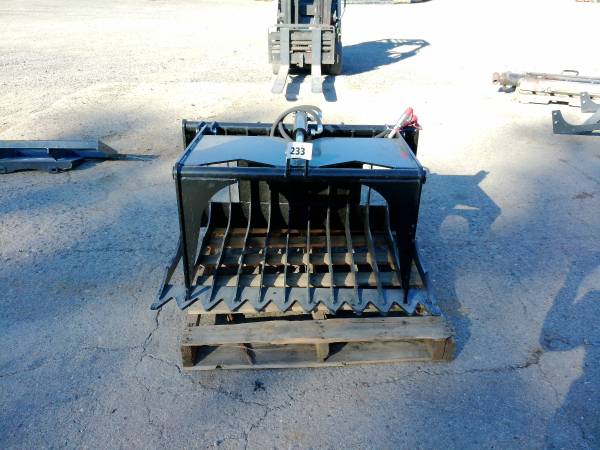 GIYI Skid Steer Rock Grapple bucket 44" - $800
