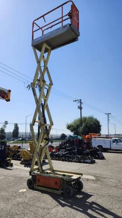 19 ft JLG Scissor lift - $3,750