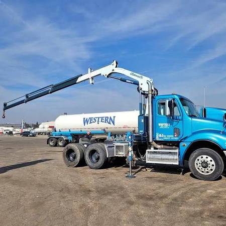 2008 Freghtliner columbia - $60,000