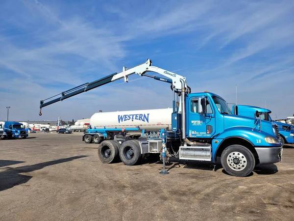 2008 Freghtliner columbia - $60,000