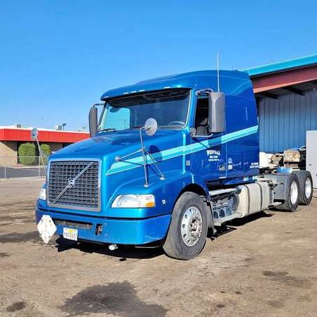 2013 Volvo vnm - $16,000