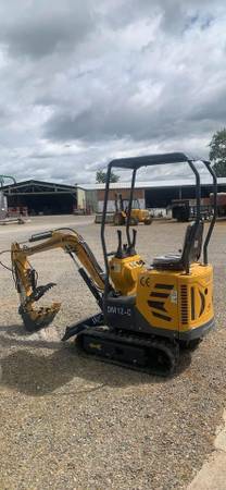 AGT DM-12 Mini Hyd Excavator - $7,400
