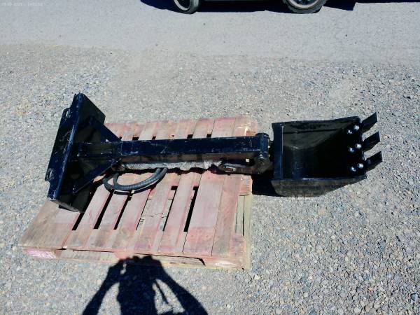 Mini skid steer straight digging arm - $900